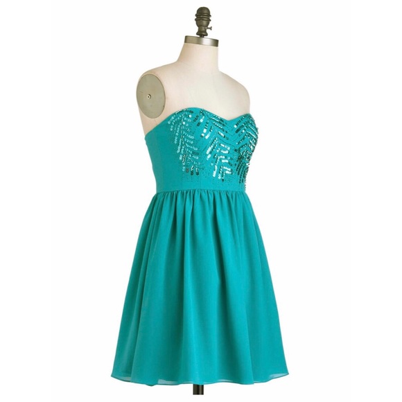 ModCloth Strapless Sweetheart Dress - Picture 2 of 8